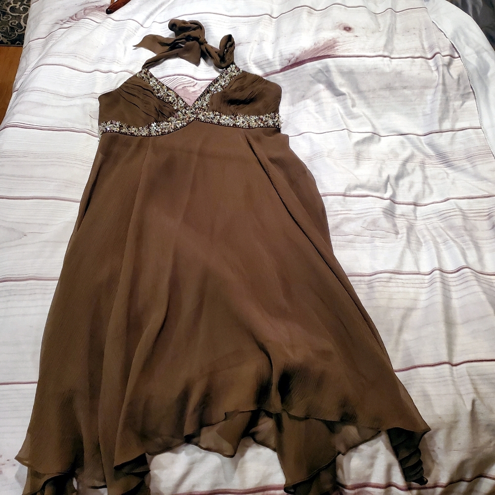 BCBG MaxAzria Brown Silk flouncy dress size 8 NWT